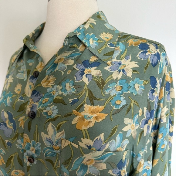 Vintage Floral 100% Silk Button Down Blouse Shirt M - Picture 7 of 10